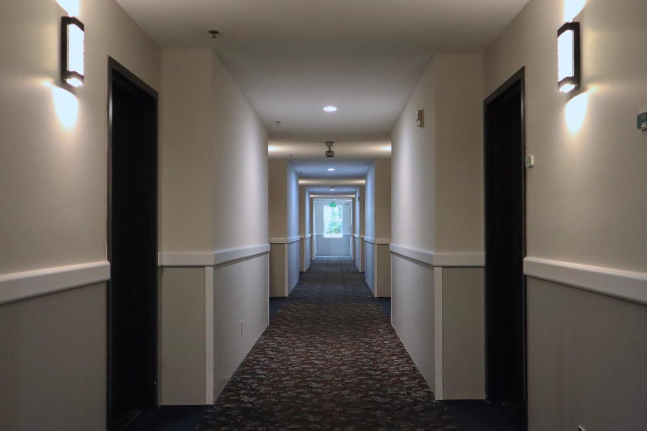 Отель Ramada Limited Airport Таквила Экстерьер фото